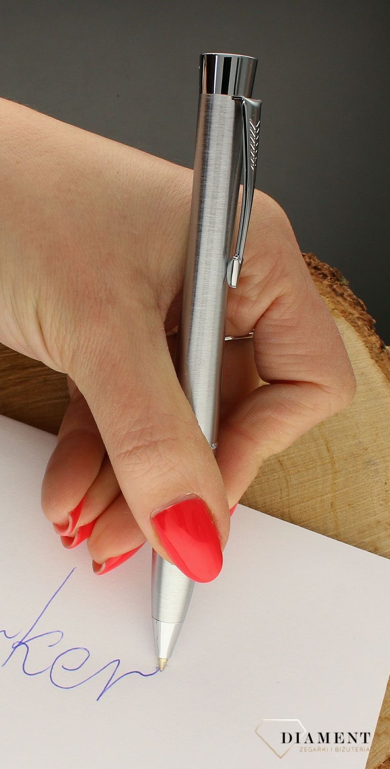 Elegancki długopis Parker S0767120 to idealny pomysł na prezent z grawerem. Artykuły piśmiennicze na prezent. Świetny upominek marki Parker dla VIP-ów..jpg